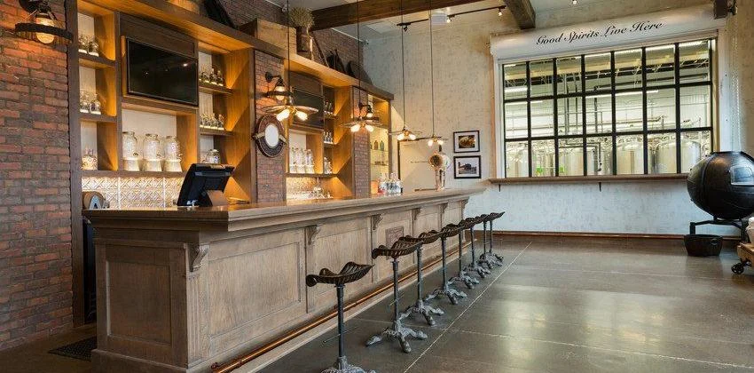 We can install bard-wearing and easy-to-clean flooring for pubs and night clubs.