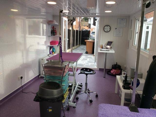 Professional Commercial Flooring for Dog Grooming Salons in Manchester & Liverpool At Rockwood Floors Ltd, we are…